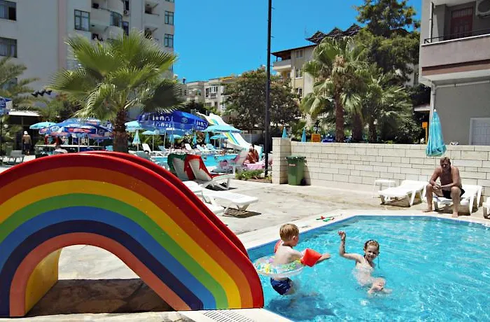 Ξενοδοχείο με διαμερίσματα Margarita 3*